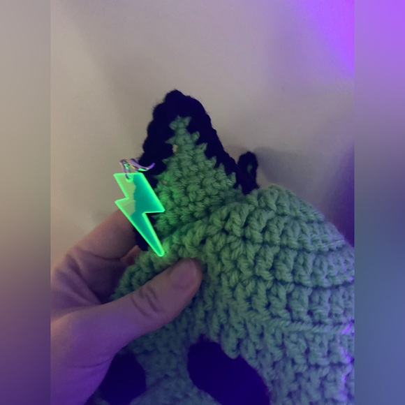 Crochet Alien Bucket Hat - Picture 4 of 4
